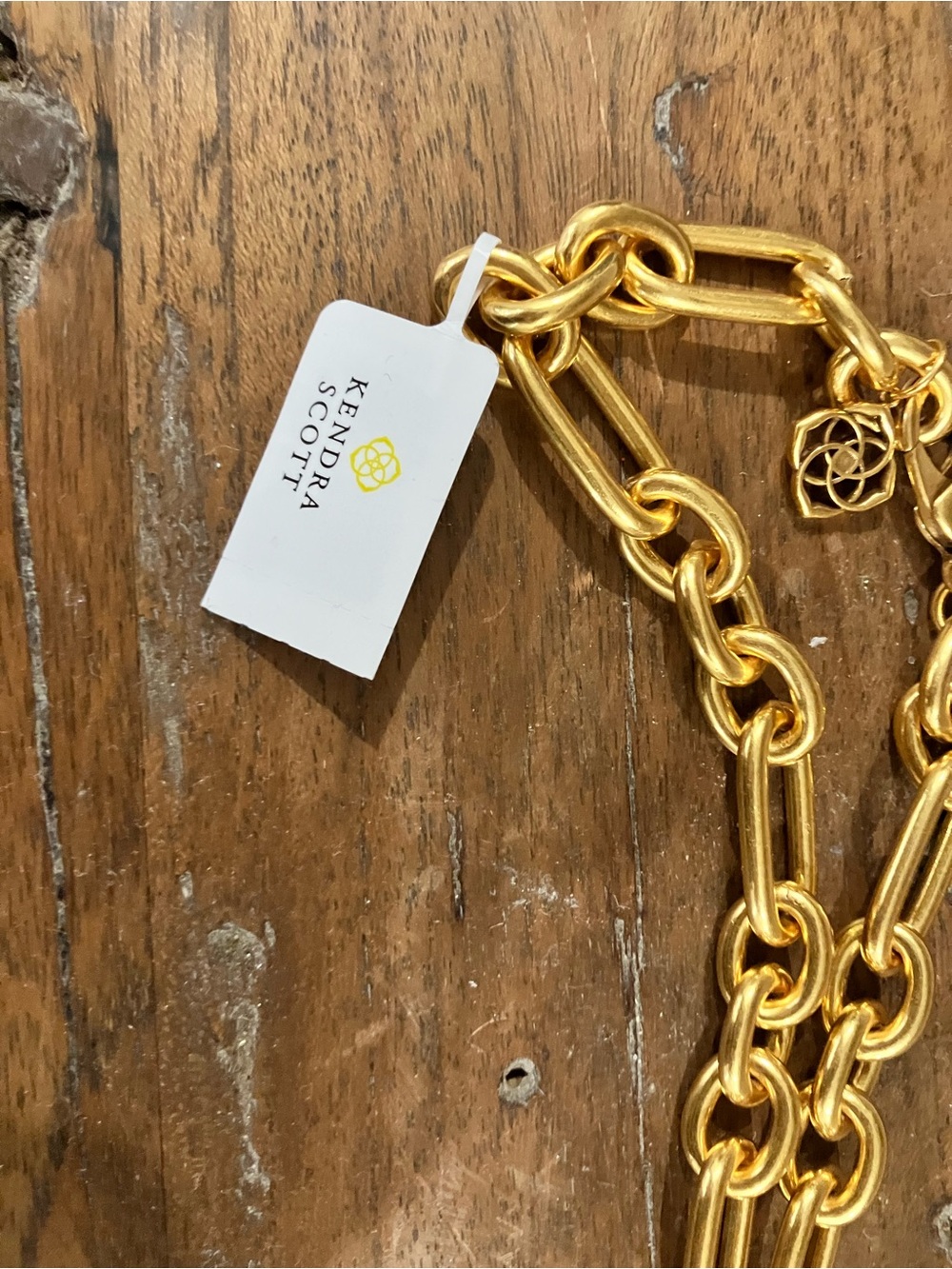 Kendra Scott Kayla Gold Chain Necklace with Green Monstera Leaf Pendant - Picture 5 of 8